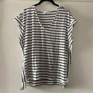 Gilli Black and White Striped Short Sleeve Top
